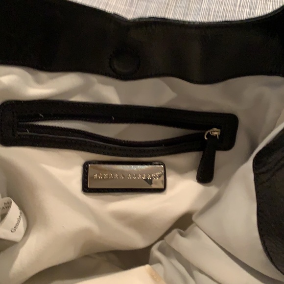 Black leather bag with pony fur on sides - Picture 3 of 7